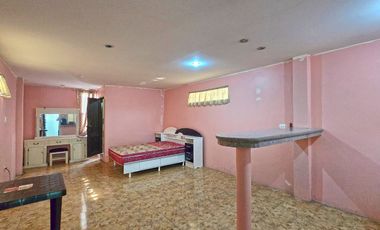 Venta de Propiedad de 3 Pisos, Uso Residencial y Comercial. 3 Suites y 1 Local - Centro de Durán