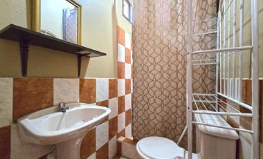 Venta de Propiedad de 3 Pisos, Uso Residencial y Comercial. 3 Suites y 1 Local - Centro de Durán