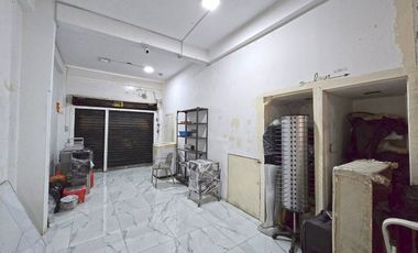 Venta de Propiedad de 3 Pisos, Uso Residencial y Comercial. 3 Suites y 1 Local - Centro de Durán
