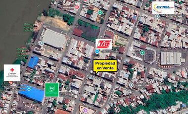 Venta de Propiedad de 3 Pisos, Uso Residencial y Comercial. 3 Suites y 1 Local - Centro de Durán
