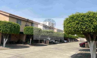 Casa renta 3 recámaras $8000 ya con mantenimiento en privada