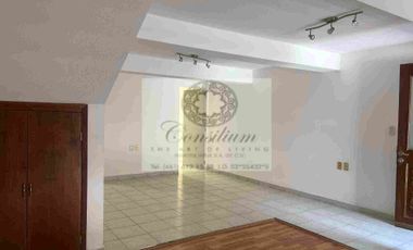 Casa renta 3 recámaras $8000 ya con mantenimiento en privada