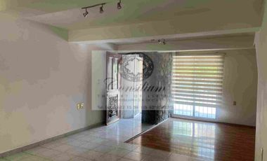 Casa renta 3 recámaras $8000 ya con mantenimiento en privada