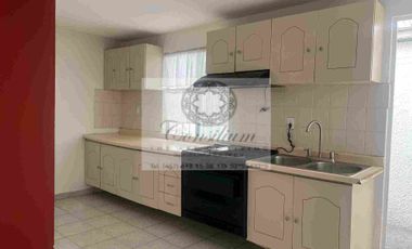 Casa renta 3 recámaras $8000 ya con mantenimiento en privada