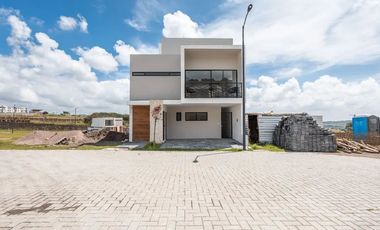 Casa en venta con 3 recámaras en HARAS del Bosque