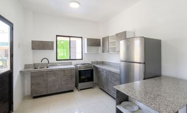 CASA AMOBLADA CON PISCINA EN RENTA, URB YASUNI