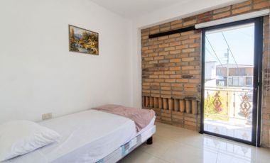 CASA AMOBLADA CON PISCINA EN RENTA, URB YASUNI