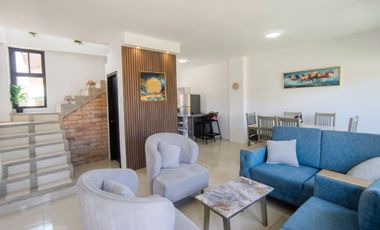 CASA AMOBLADA CON PISCINA EN RENTA, URB YASUNI