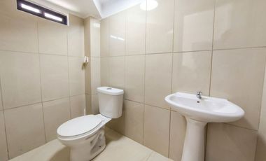 CASA AMOBLADA CON PISCINA EN RENTA, URB YASUNI