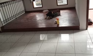 Rumah Siap Huni 2,5 Lantai di Gunung Batu Bandung