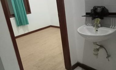 Rumah Siap Huni 2,5 Lantai di Gunung Batu Bandung