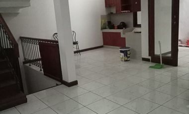 Rumah Siap Huni 2,5 Lantai di Gunung Batu Bandung