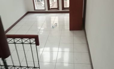 Rumah Siap Huni 2,5 Lantai di Gunung Batu Bandung