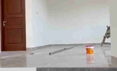 dijual rumah baru 3 lt di taman Surya 5