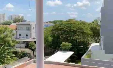 dijual rumah baru 3 lt di taman Surya 5