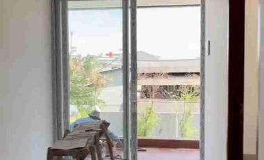 dijual rumah baru 3 lt di taman Surya 5