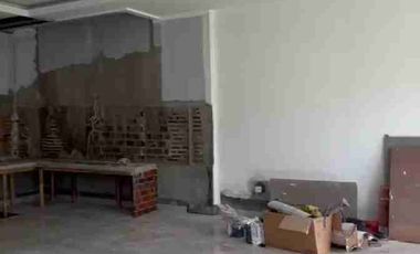 dijual rumah baru 3 lt di taman Surya 5