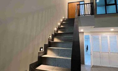 Dijual Rumah Brand New Minimalis Modern 3 Lantai di Tomang