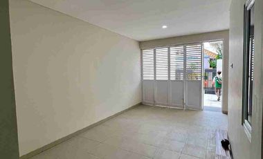 Dijual Rumah Brand New Minimalis Modern 3 Lantai di Tomang