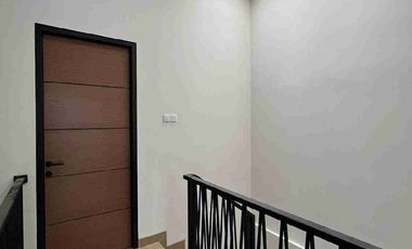 Dijual Rumah Brand New Minimalis Modern 3 Lantai di Tomang
