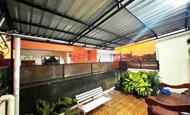 rumah 2 lantai di semanggi pasar Kliwon solo kota