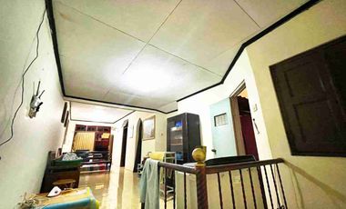 rumah 2 lantai di semanggi pasar Kliwon solo kota