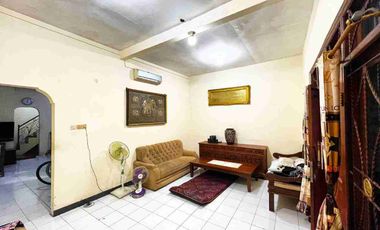 rumah 2 lantai di semanggi pasar Kliwon solo kota