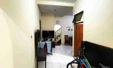 rumah 2 lantai di semanggi pasar Kliwon solo kota