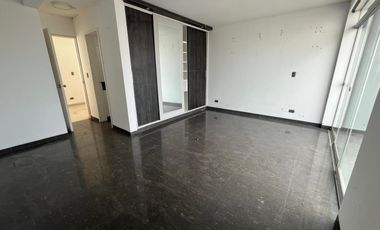 VENTA DE AMPLIA CASA DE 3 PISOS - CHORRILLOS