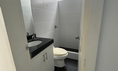 VENTA DE AMPLIA CASA DE 3 PISOS - CHORRILLOS