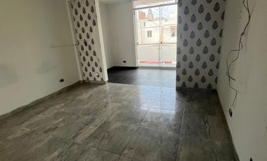 VENTA DE AMPLIA CASA DE 3 PISOS - CHORRILLOS