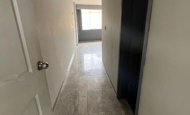 VENTA DE AMPLIA CASA DE 3 PISOS - CHORRILLOS