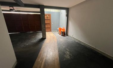 VENTA DE AMPLIA CASA DE 3 PISOS - CHORRILLOS