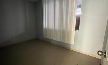 VENTA DE AMPLIA CASA DE 3 PISOS - CHORRILLOS
