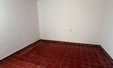 En Venta Casa de Una Planta al Sur - Poniente de Guadalajara Col. Chapalita con Excelente Ubicación