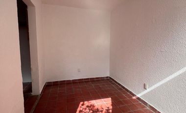 En Venta Casa de Una Planta al Sur - Poniente de Guadalajara Col. Chapalita con Excelente Ubicación