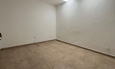 En Venta Casa de Una Planta al Sur - Poniente de Guadalajara Col. Chapalita con Excelente Ubicación