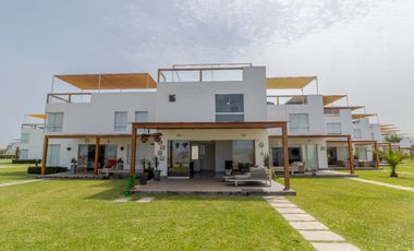 Casa de Playa en Venta Puerto Viejo Km 72 | Primera Fila | Vista Al Mar | 3 Pisos