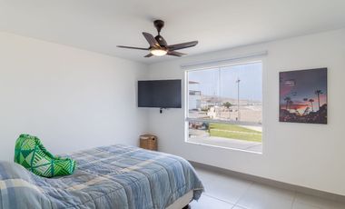 Casa de Playa en Venta Puerto Viejo Km 72 | Primera Fila | Vista Al Mar | 3 Pisos