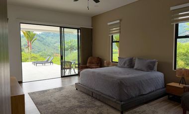 Casa Campestre Moderna con Piscina Infinita y Vista a la Montaña en Pereira | Lujo, Privacidad y Naturaleza