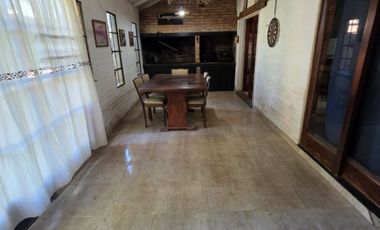 Esq. Austria & Suiza, Sauce Viejo - 2 Dorm, Quincho, Piscina, Cuarto de Guardado