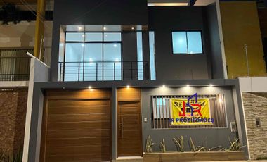 Casa de estreno en venta en Miraflores Country Club