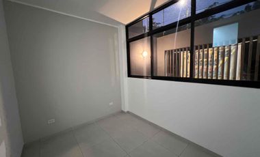 Casa de estreno en venta en Miraflores Country Club