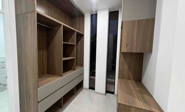 Casa de estreno en venta en Miraflores Country Club