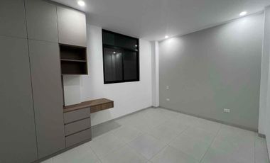 Casa de estreno en venta en Miraflores Country Club