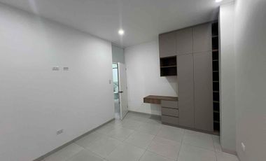 Casa de estreno en venta en Miraflores Country Club