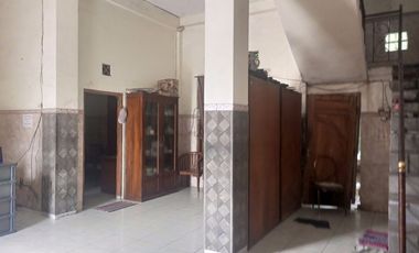 Dijual Rumah 3 Lantai Strategis  Waru,Sidoarjo Luas 175m2 BU!!