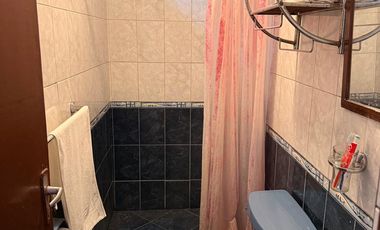 VENDO CASA DE UN PISO PROY PARA DOS PISO URB ENTEL A MEDIA CUADRA DE PARQUE AREA DE 140 M2