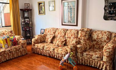 VENDO CASA DE UN PISO PROY PARA DOS PISO URB ENTEL A MEDIA CUADRA DE PARQUE AREA DE 140 M2