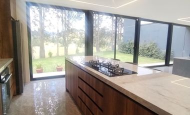 Renta casa Hcda. El Álamo - Tarqui, Cuenca